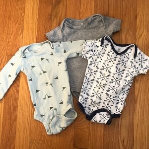Lot of 3 Onesies 6-9 Month
